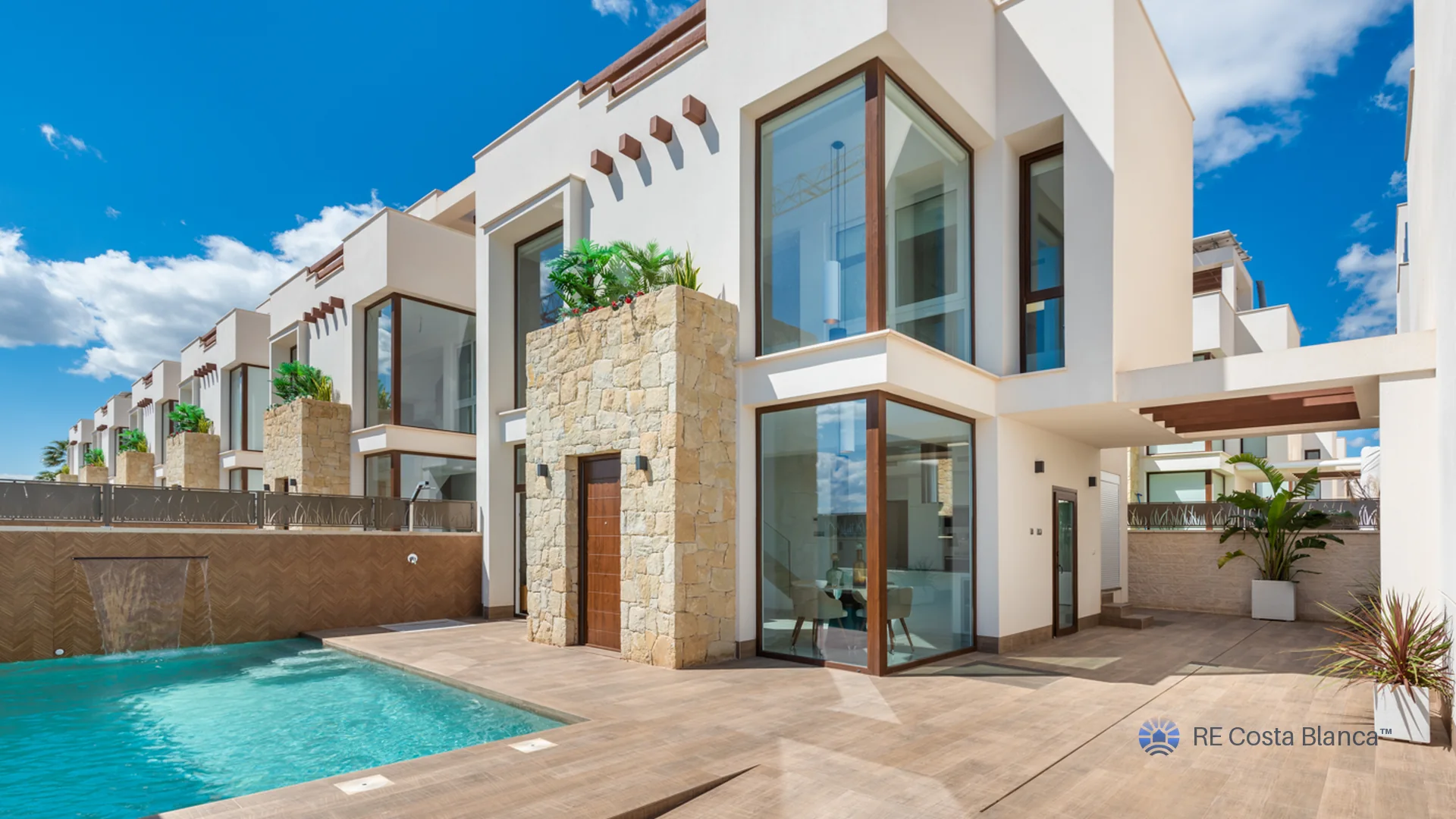 Villa · Los Montesinos