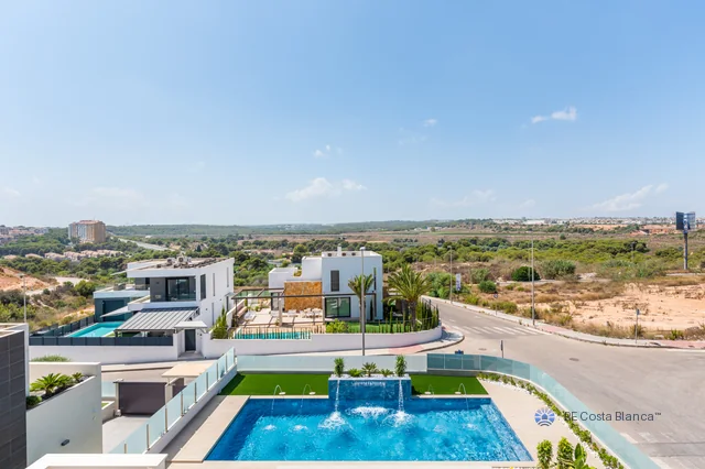 فيلا · Orihuela
