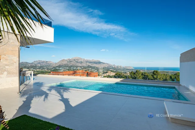 Villa · Polop